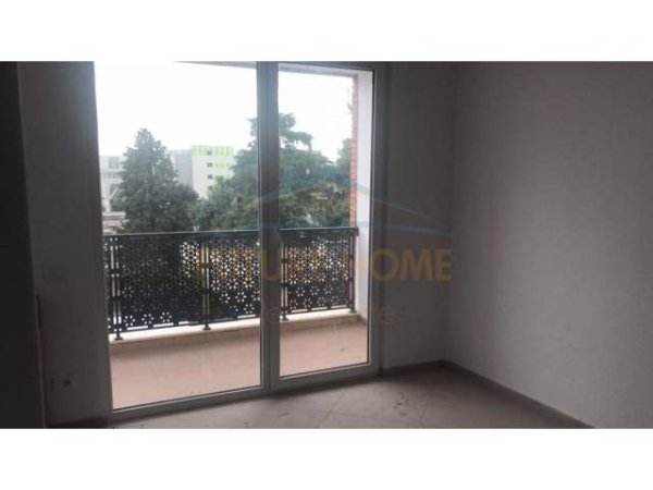 Tirane, jepet me qera apartament 2+1+A+BLK Kati 2, 95 m² 500 Euro (Rruga e Dibres)