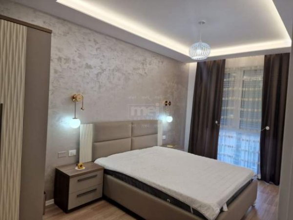 Tirane, jepet me qera apartament 2+1+BLK 95 m² 700 Euro (Don Bosko)