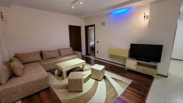 Tirane, jap me qera apartament 2+1+BLK Kati 9, 100 m² 650 Euro (Rr Sami Frasheri)