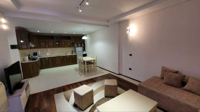Tirane, jap me qera apartament 2+1+BLK Kati 9, 100 m² 650 Euro (Rr Sami Frasheri)