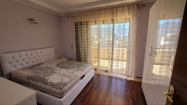 Tirane, jap me qera apartament 2+1+BLK Kati 9, 100 m² 650 Euro (Rr Sami Frasheri)