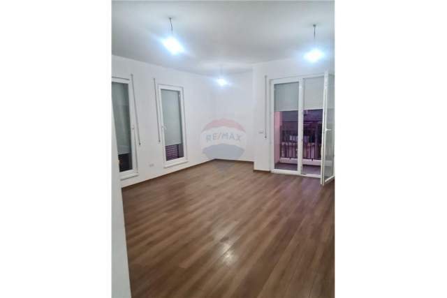 Tirane, jepet me qera apartament 2+1+BLK Kati 5, 115 m² 35.000 Leke (Don Bosko)