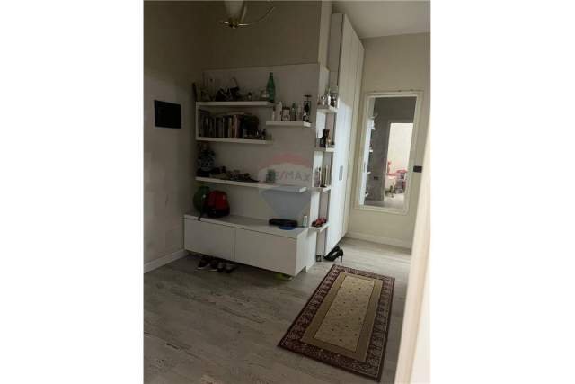 Tirane, shitet apartament 75 m² 120.000 Euro (qender tek piaza)