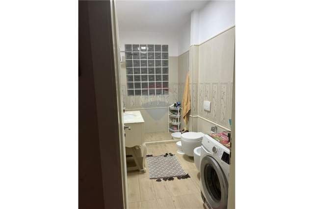 Tirane, shitet apartament 75 m² 120.000 Euro (qender tek piaza)