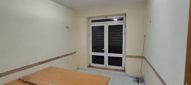 Tirane, jepet me qera apartament 1+1 Kati 1, 66 m² 600 Euro (Rruga Elbasanit)