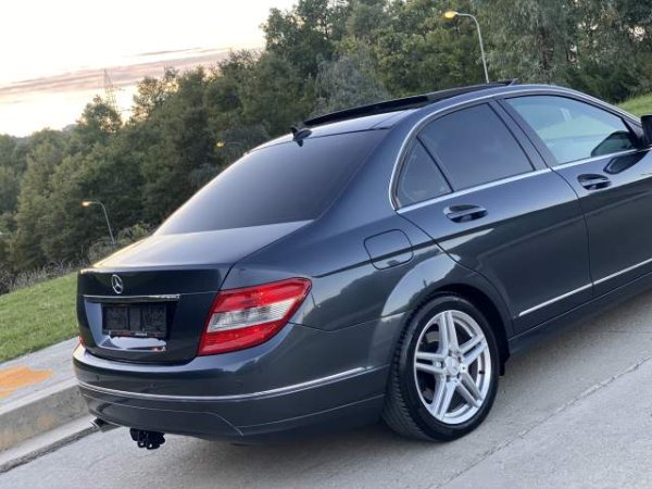Tirane, shes makine Mercedes-Benz Avantgarde c klas 220 cdi Viti 2008,