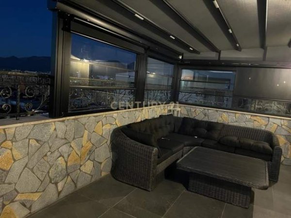 Tirane, jepet me qera apartament 3+1+BLK Kati 10, 200 m² 2.000 Euro (Perball Delijorgjit)