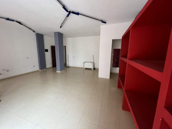 Korce, shitet ambjent biznesi Kati 5, 322 m² 200.000 Euro