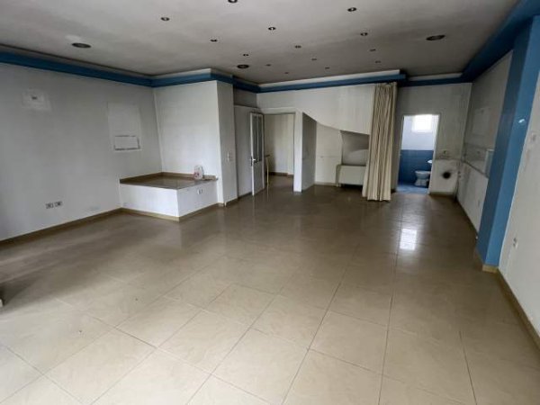 Korce, shitet ambjent biznesi Kati 5, 322 m² 200.000 Euro