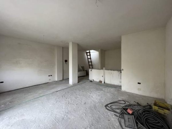 Korce, shitet ambjent biznesi Kati 5, 322 m² 200.000 Euro