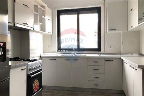 Tirane, jepet me qera apartament 2+1 Kati 3, 80 m² 400 Euro (ali demi)