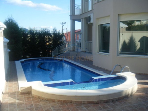 Tirane, jepet me qera Vile 3 Katshe , 548 m² 5.000 € (Porta e Gjelbër)