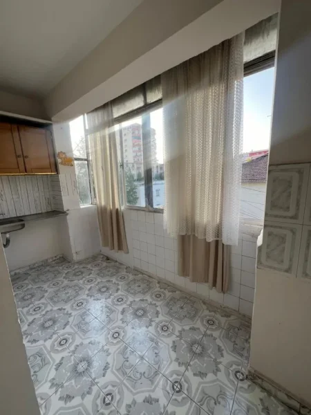 Tirane, jepet me qera apartament 2+1 Kati 3, 69 m² 400 € (21 Dhjetori)