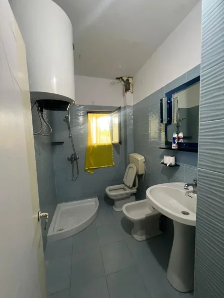Tirane, jepet me qera apartament 2+1 Kati 3, 69 m² 400 € (21 Dhjetori)