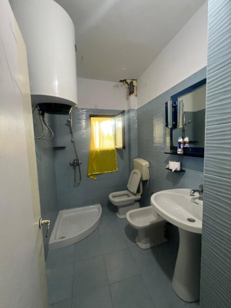 Tirane, jepet me qera apartament 2+1 Kati 3, 70 m² 400 € (21 Dhjetori)
