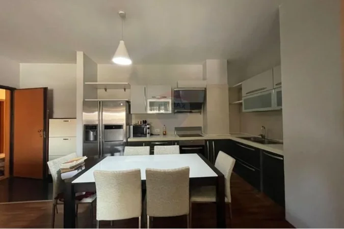 Tirane, jepet me qera 2+1 Kati 6, 95 m² 700 € (JEPET ME QIRA APARTAMENT 2+1+2 RRUGA E DIBRES)