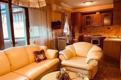 Tirane, jepet me qera apartament 1+1 , 70 m² 550 € (APARTAMENT 1+1 ME QIRA NE BLLOK -GARDA)