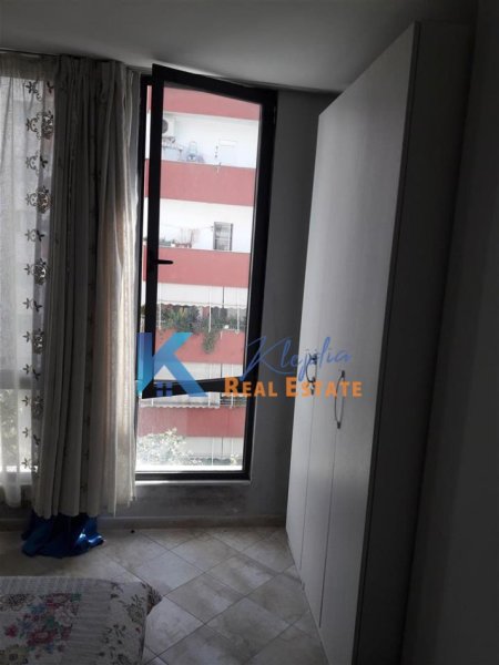 Tirane, jap me qera apartament 2+1+Ballkon Kati 4, 123 m² (Yzberish)