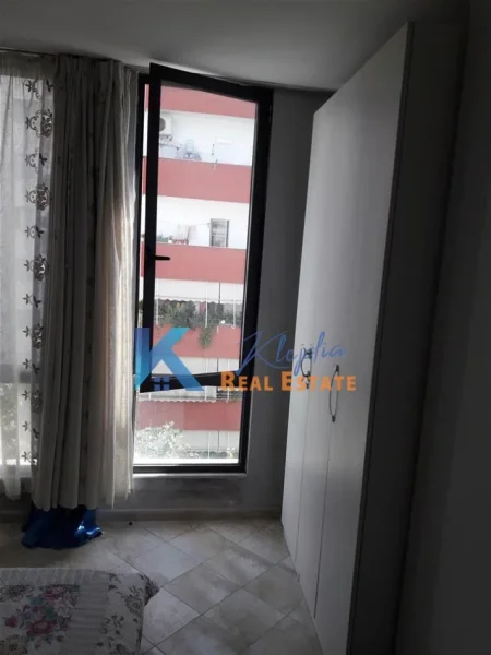 Tirane, jap me qera apartament 2+1+Ballkon Kati 4, 123 m² (Yzberish)