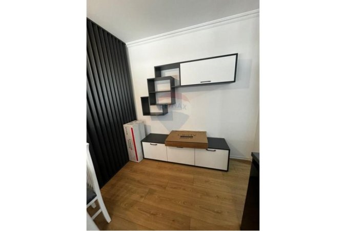 Tirane, jepet me qera apartament 1+1 Kati 2, 35 m² 450 € (Garsionere per qera prane Rruges se Kosovareve)