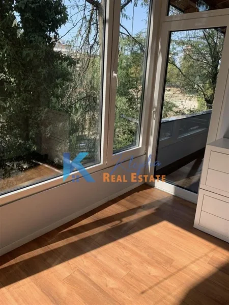 Tirane, jap me qera apartament 1+1+Ballkon Kati 1, 70 m² 600 € (Liqeni i Thate)