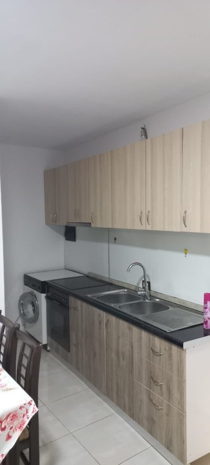 Tirane, jepet me qera apartament 1+1 Kati 0, 50 m² (Shkoze)