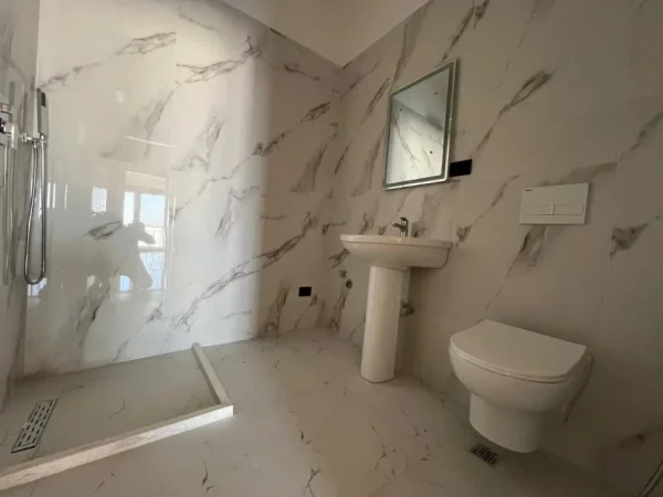 Tirane, shitet apartament 2+1 Kati 7, 120 m² 133.000 € (Fresku)