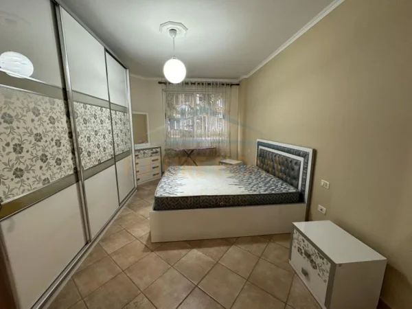 Tirane, shitet apartament 2+1+Ballkon Kati 1, 112 m² 120.000 € (Yzberisht)