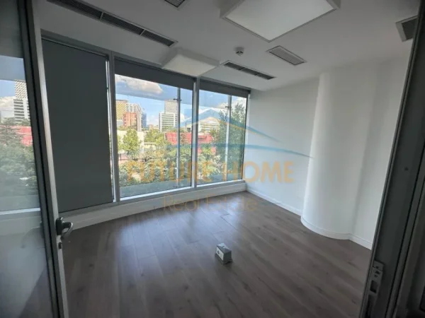 Tirane, jepet me qera zyre Kati 4, 444 m² 11.500 € (QENDER)