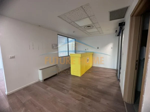 Tirane, jepet me qera zyre Kati 4, 444 m² 11.500 € (QENDER)