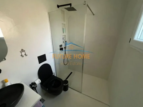 Tirane, jepet me qera apartament 2+1+Ballkon Kati 2, 126 m² 1.400 € (Rruga e Vilave)