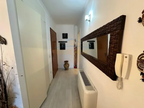 Tirane, shitet apartament 2+1+Ballkon Kati 5, 107 m² (Liqeni i Thate)