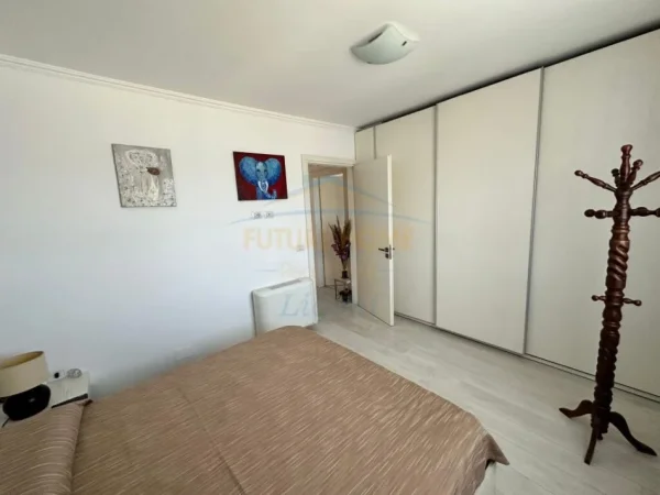 Tirane, shitet apartament 2+1+Ballkon Kati 5, 107 m² (Liqeni i Thate)