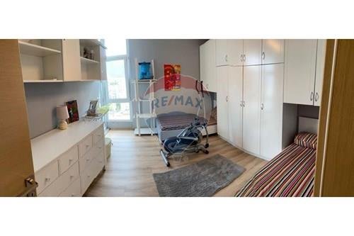 Tirane, jepet me qera apartament 2+1+Ballkon Kati 13, 135 m² 800 € (Myslym Shyri)