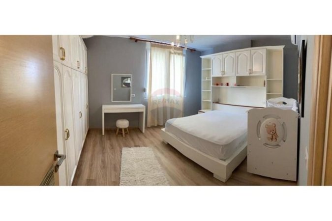 Tirane, jepet me qera apartament 2+1+Ballkon Kati 13, 135 m² 800 € (Myslym Shyri)