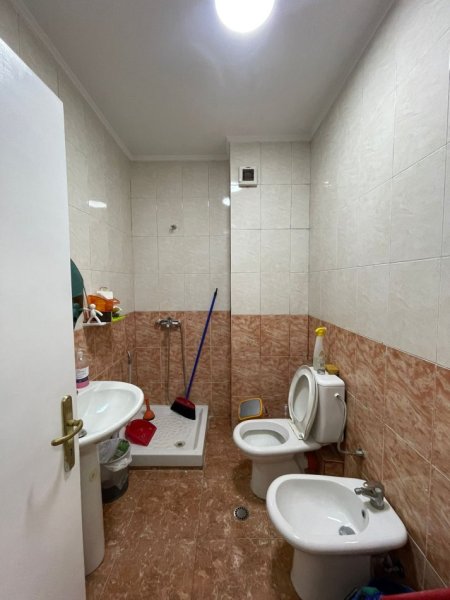 Tirane, jepet me qera apartament 1+1 Kati 0, 60 m² 500 € (Komuna e Parisit)