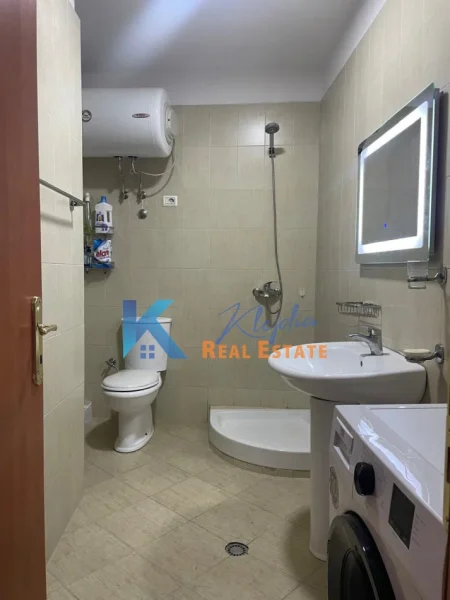 Tirane, jap me qera apartament 1+1+Ballkon Kati 4, 76 m² 650 € (Selvia)