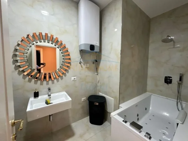 Tirane, shitet apartament 2+1+Ballkon Kati 0, 93 m² 325.000 € (Rruga e Vilave)