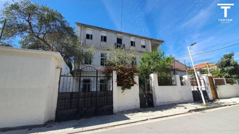 Vlore - Lungomare - Uji i Ftohte, shitet 3 Katshe Kati 3, 400 m² 480.000 € (Demokracia , Vlore)