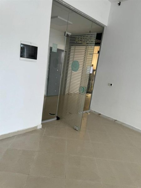 Tirane, jepet me qera zyre Kati 1, 60 m² 450 € (Rruga Teodor Keko)