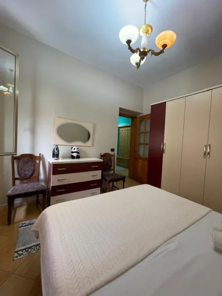 Tirane, jepet me qera 2+1 Kati 3, 85 m² 700 € (Prane Universitetit Ufo)