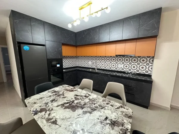 Tirane, jepet me qera apartament 3+1+Aneks+Ballkon Kati 2, 140 m² 1.200 € (Farke)