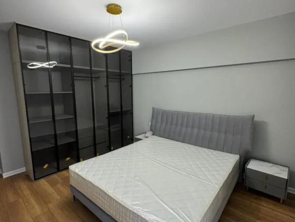 Tirane, jepet me qera apartament 3+1+Aneks+Ballkon Kati 2, 140 m² 1.200 € (Farke)