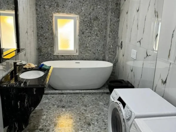Tirane, jepet me qera apartament 3+1+Aneks+Ballkon Kati 2, 140 m² 1.200 € (Farke)