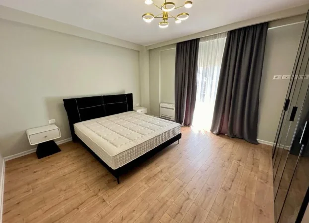 Tirane, jepet me qera apartament 2+1+Aneks+Ballkon Kati 3, 110 m² 1.000 € (Farke)