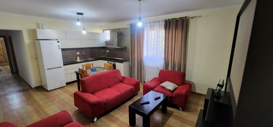 Tirane, jepet me qera apartament 2+1+Aneks+Ballkon Kati 5, 90 m² 500 € (Mozaiku Tiranes, 21 Dhjetori)