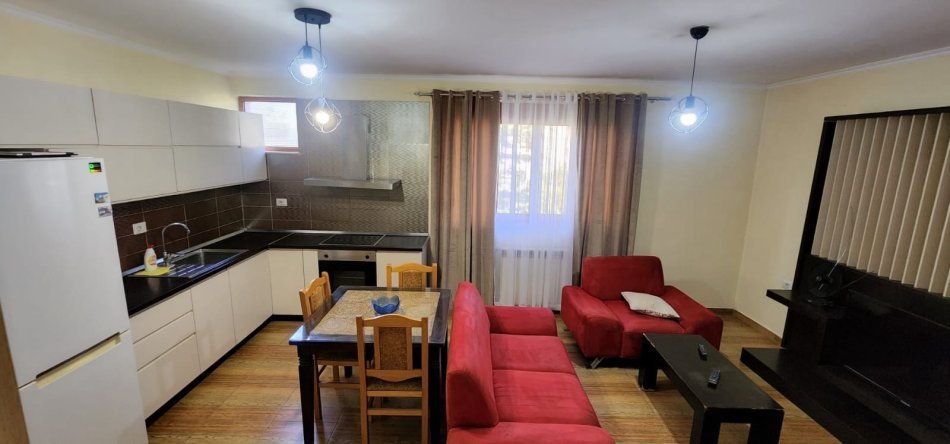 Tirane, jepet me qera apartament 2+1+Aneks+Ballkon Kati 5, 90 m² 500 € (Mozaiku Tiranes, 21 Dhjetori)