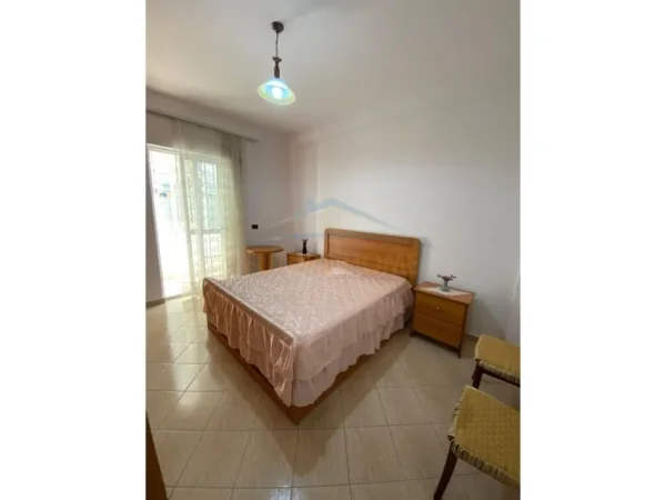 Tirane, jepet me qera apartament 2+1+Ballkon Kati 1, 100 m² 450 € (Kodra e Diellit)