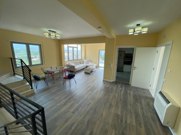 Tirane, shitet Vile Kati 3, 765 m² 590.000 € (Lunder)