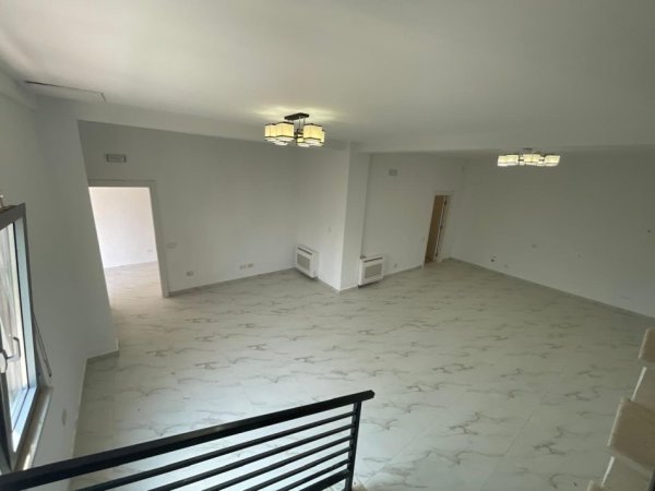 Tirane, shitet Vile Kati 3, 765 m² 590.000 € (Lunder)